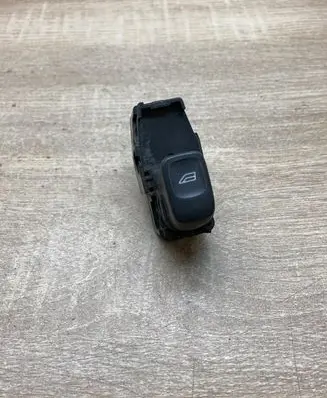 Volvo V70 Electric window control switch 9472275