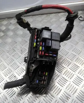 Volvo V60 Fuse module 6G9T14A076MB 6G9T14A067CA
