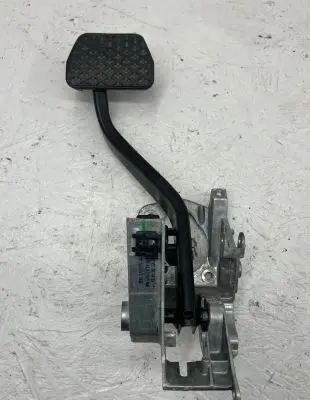 BMW 3 E90 E91 Brake pedal 6751975 678711