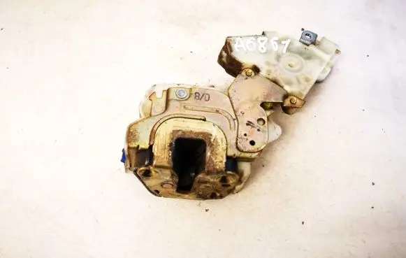 Nissan Terrano Rear door lock 8055301u61