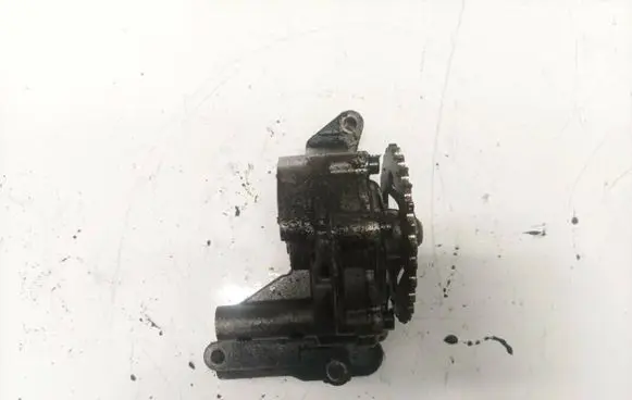 Volkswagen Golf IV Oil pump 06a115105 670815-552
