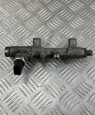 Audi Q7 4L Fuel main line pipe 059130089BS 8P00000582