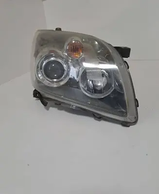 Toyota Avensis T250 Headlight/headlamp 35108