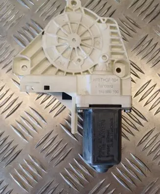 Audi A1 Front door window regulator motor 8K0959802C A62113110 11440260488