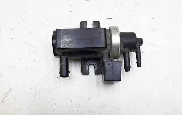 Mercedes-Benz A W169 Turbo solenoid valve A0051535528 05T209 70078200