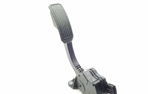Toyota RAV 4 (XA30) Accelerator throttle pedal 7811042010