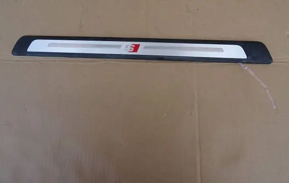 Audi A3 S3 8V Front sill trim cover 8V4947418 570113