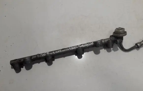 Toyota Avensis Verso Fuel main line pipe