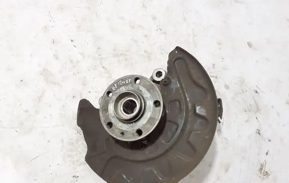 Front wheel hub