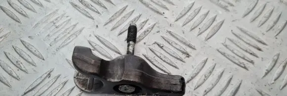 Isuzu D-Max Fuel Injector clamp holder