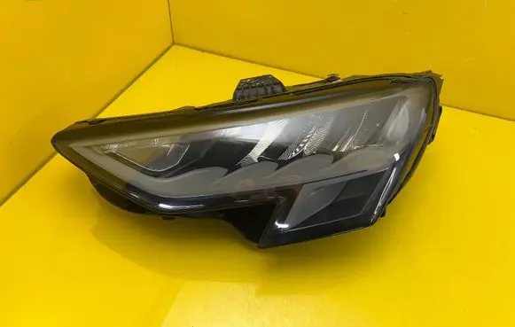 Audi A3 8Y Headlight/headlamp 8Y0941011