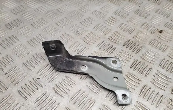 Volkswagen Atlas Fender mounting bracket 3CN821184