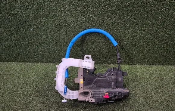 KIA Pro Cee'd III Front door lock 81320J7000 CD052