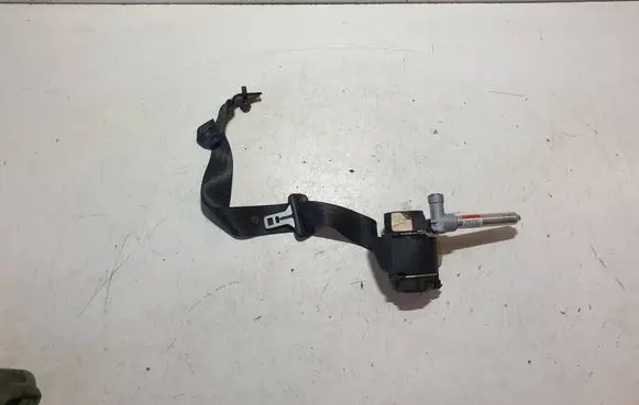 Volvo S80 Middle seatbelt (rear) 39865841