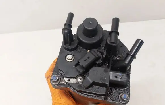 Citroen C4 II Picasso Fuel filter housing 