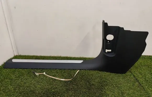 Front sill trim cover