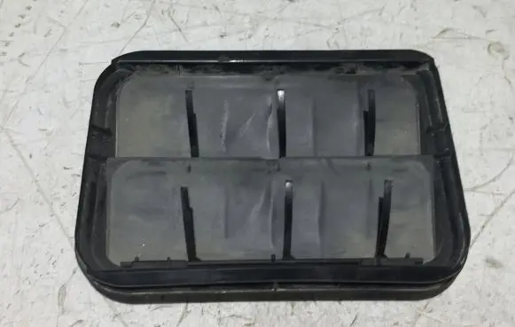 Peugeot Expert Quarter panel pressure vent 9675506980
