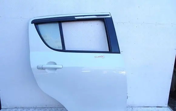 Suzuki Swift II Rear door asdv