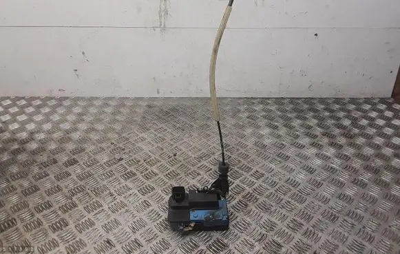 Volvo S60 Front door lock 