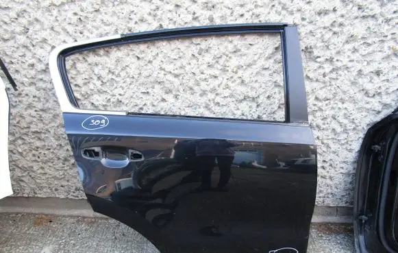 KIA Sportage Rear door