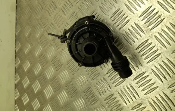 Mercedes-Benz E W213 Webasto circulation pump for autonomous heater A0005002586
