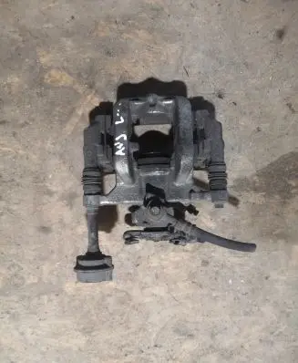Opel Astra J Rear brake caliper