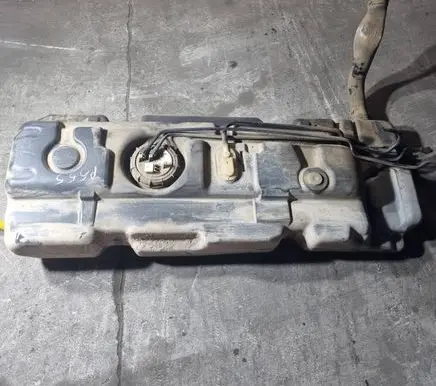 Mercedes-Benz Vito Viano W639 Fuel tank A6394705301 A6394704701 A6395705501