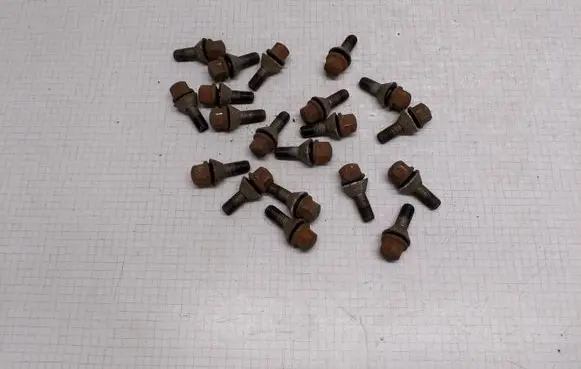 Saab 9-5 Nuts/bolts 