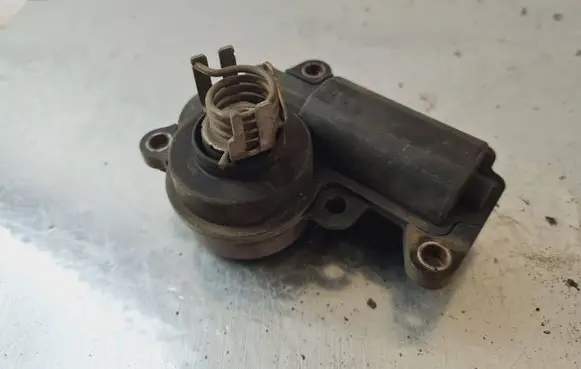 Mercedes-Benz Vito Viano W447 Intake manifold valve actuator/motor A2139068601