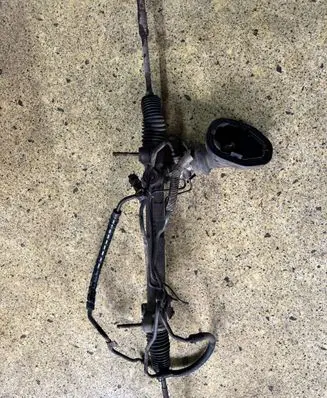 Toyota Avensis T250 Steering rack