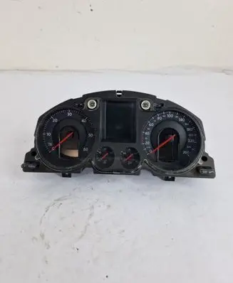 Speedometer (instrument cluster)