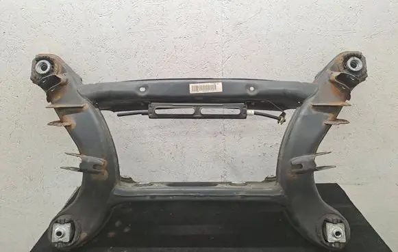 Mercedes-Benz C W204 Rear subframe 2043509512 2043505108