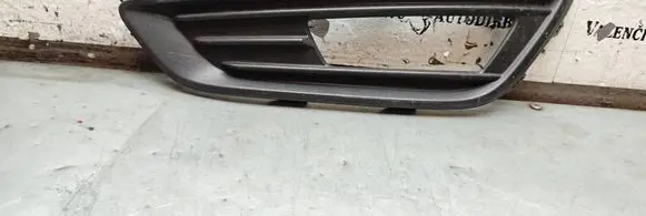 Ford Focus Front fog light trim/grill F1EB15A299A