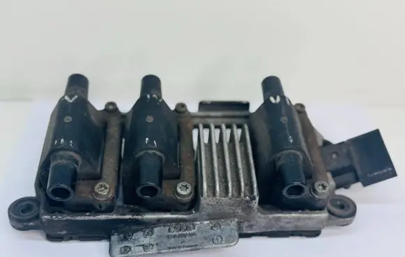 Volkswagen PASSAT B5 High voltage ignition coil 078905104