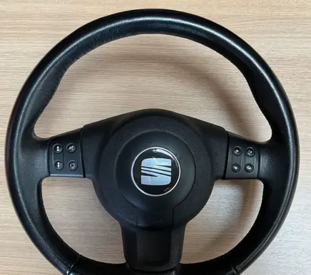 Seat Altea XL Steering wheel