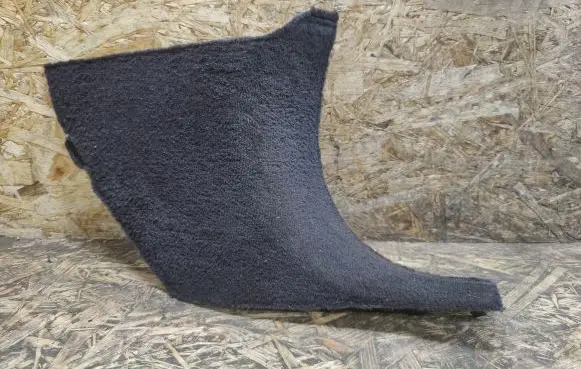 Foot area side trim