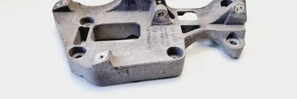 Volkswagen PASSAT B6 Generator/alternator bracket 06F903143F