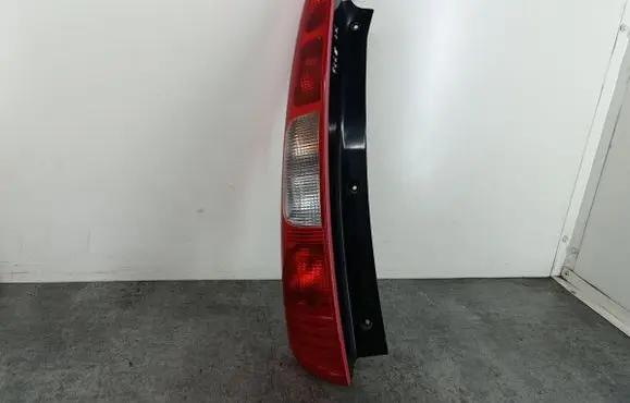 Mitsubishi Colt Rear/tail lights MR957373