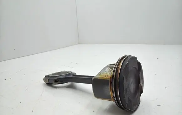 Mercedes-Benz C W205 Piston with connecting rod 