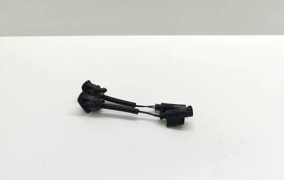 BMW 5 E60 E61 Windshield washer spray nozzle 7046060 1378908 13789084