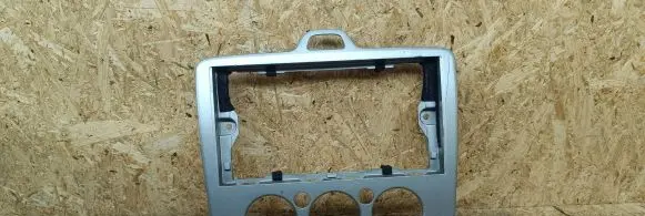 Radio/GPS head unit trim