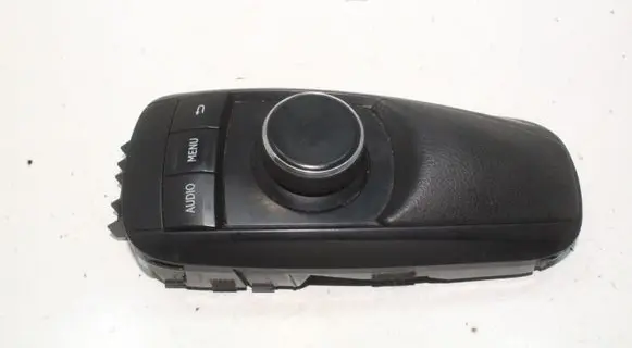 Lexus CT 200H Head unit multimedia control 8478076160