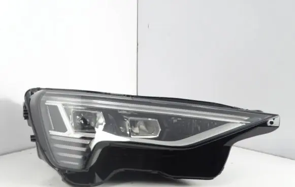 Audi e-tron Headlight/headlamp 4KE941040