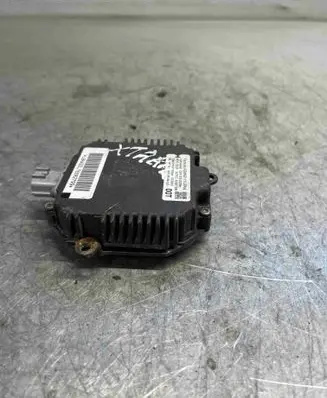 Nissan X-Trail T31 Xenon control unit/module nzms111lbna