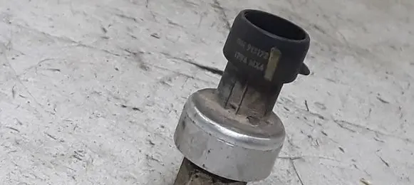 Air conditioning (A/C) pressure sensor