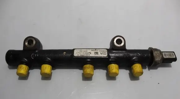 Ford Focus Fuel main line pipe