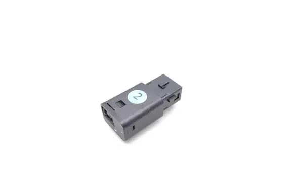 Opel Mokka B USB socket connector 98217039DX 9824334377