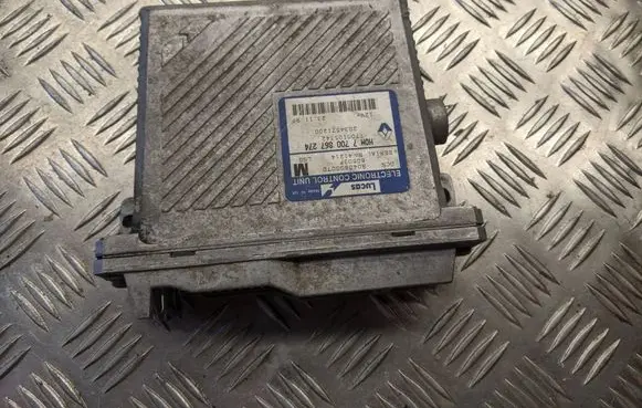 Mitsubishi Carisma Engine control unit/module ECU 7700867274 7700105742 R04080007D