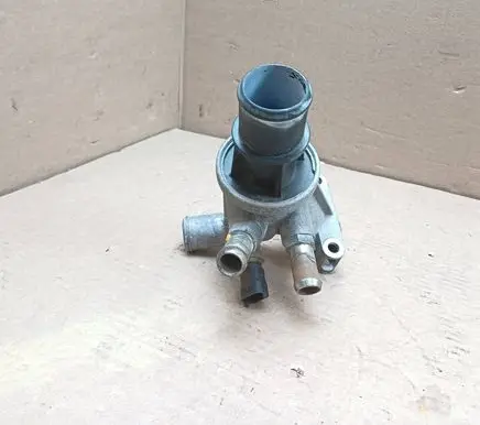 Dodge Nitro Thermostat/thermostat housing 