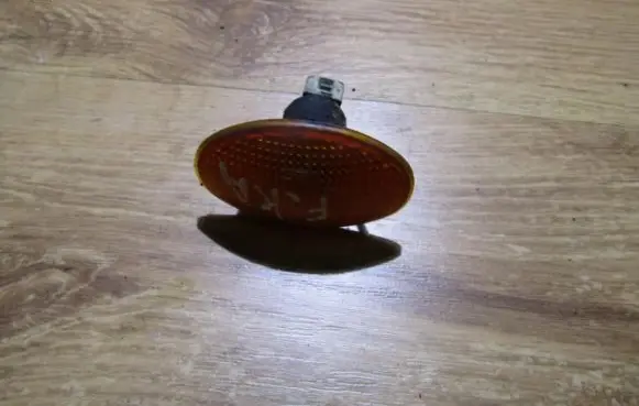 Ford Ka Front fender indicator light
